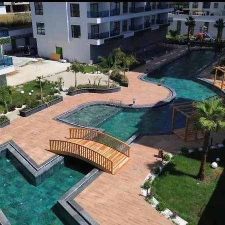Ocean - Luxury, Comfort & Pool Views Apartmán *